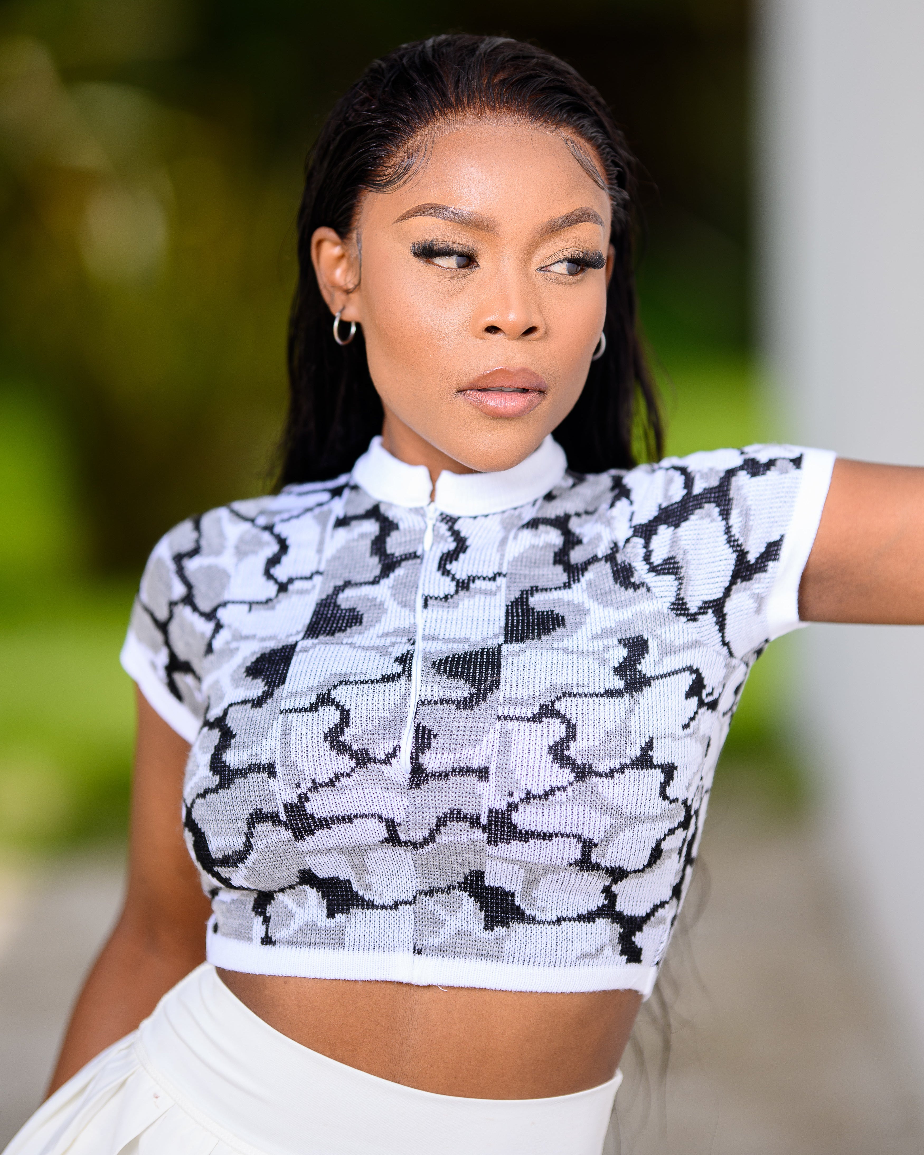 Black Front Zipper Top – IDAYIMANI